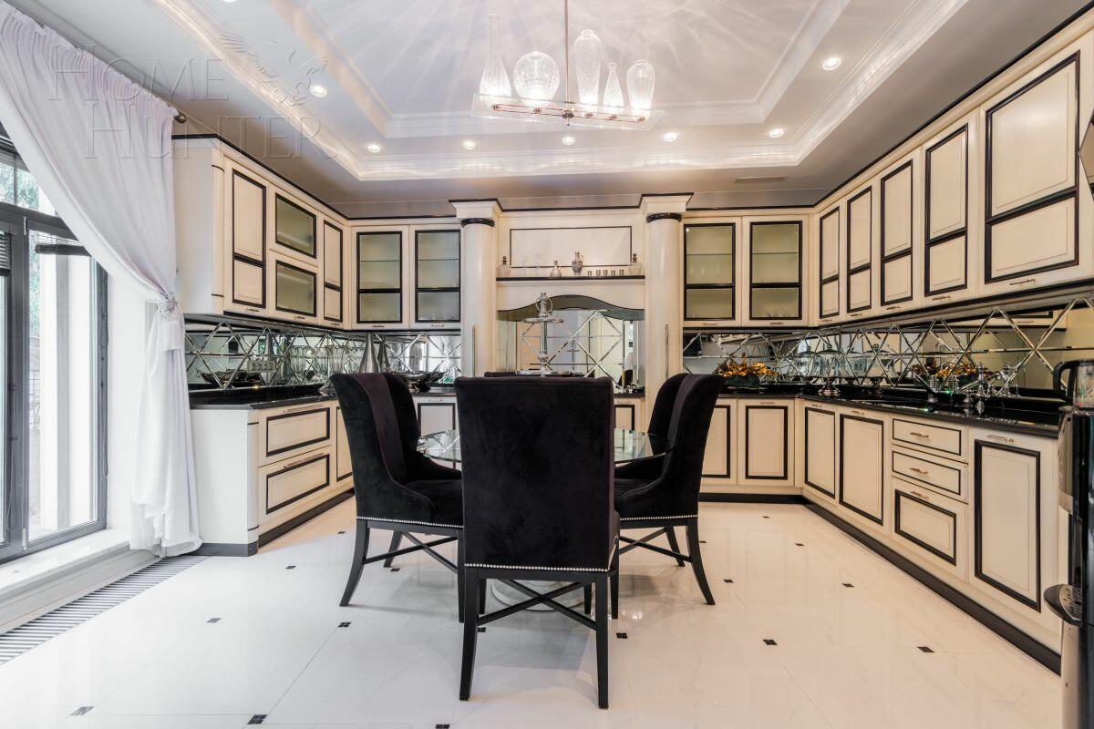 2-этажный коттедж 1 100 м² с отделкой