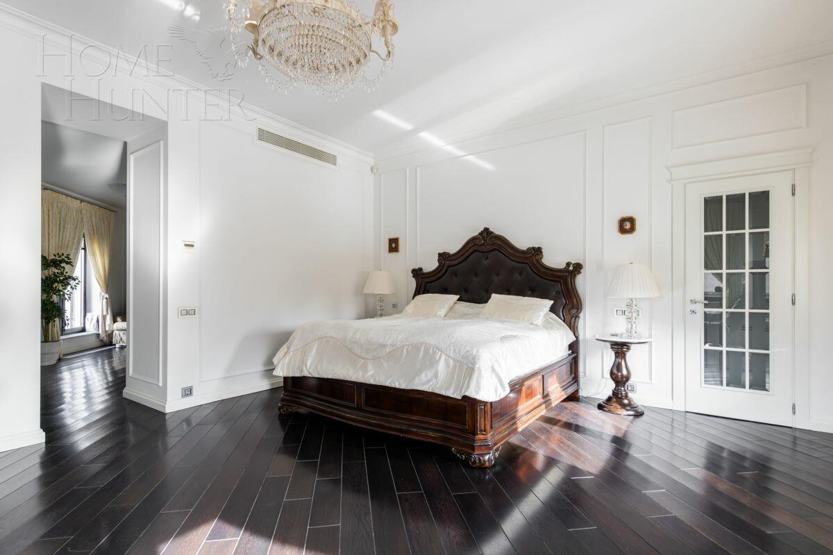 2-этажный коттедж 1 100 м² с отделкой