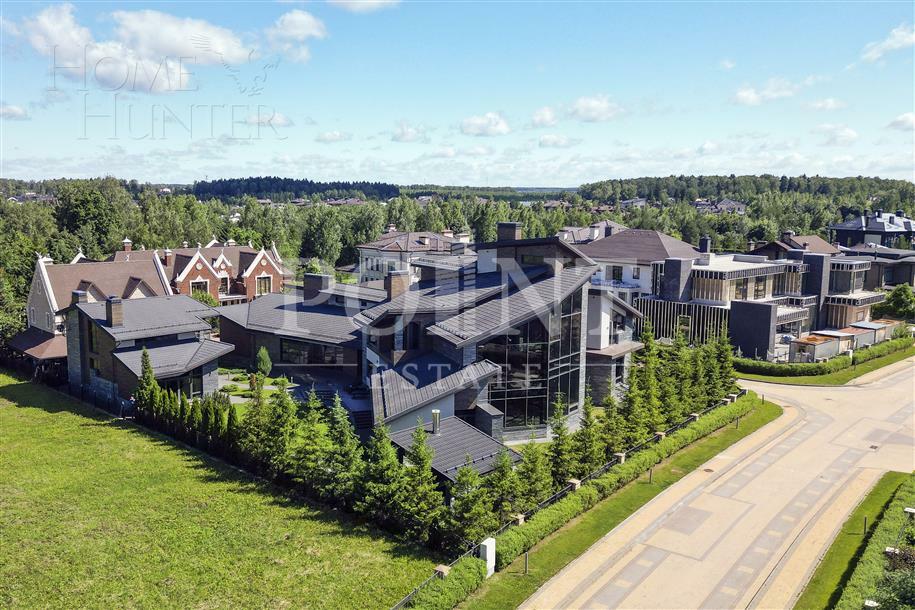 2-этажный коттедж 1 000 м² без отделки