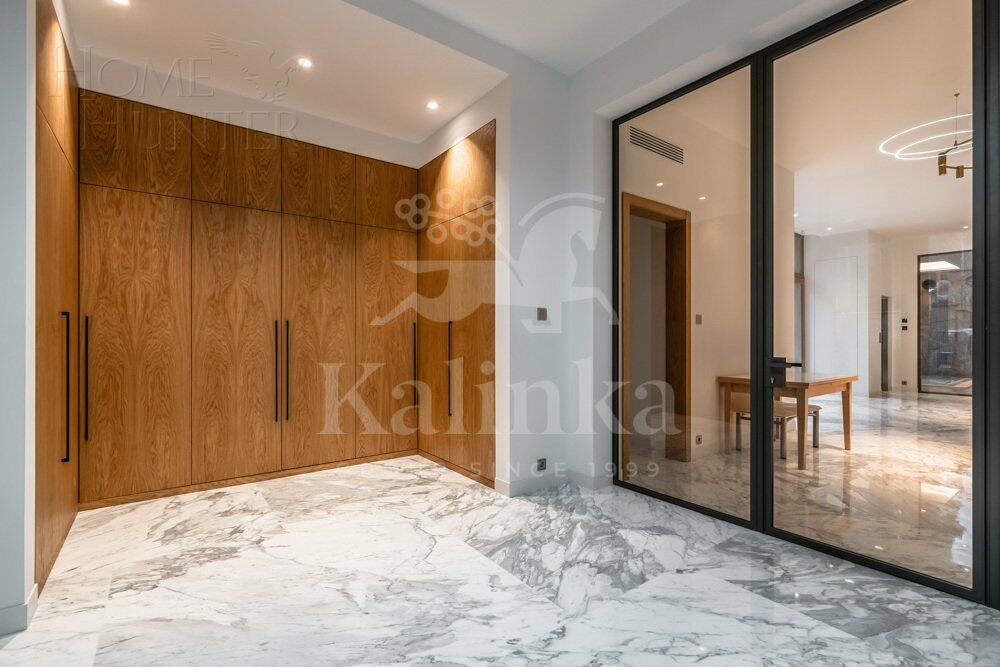 2-этажный коттедж 1 330 м² с отделкой