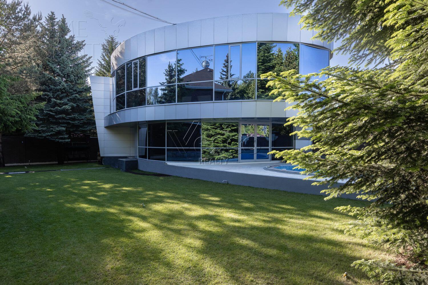 2-этажный коттедж 580 м² с отделкой