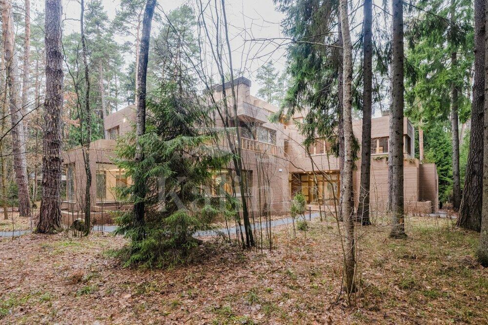 2-этажный коттедж 1 330 м² с отделкой