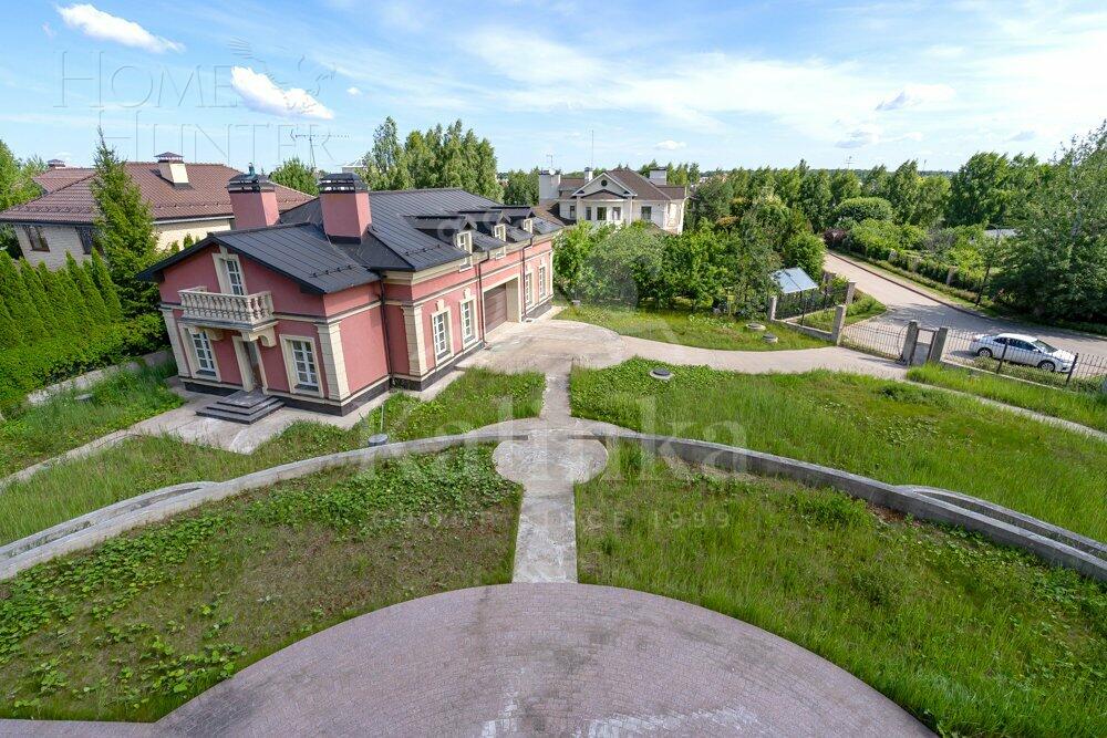 2-этажный коттедж 2 000 м² без отделки