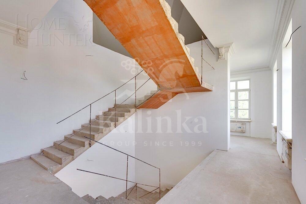 2-этажный коттедж 2 000 м² без отделки
