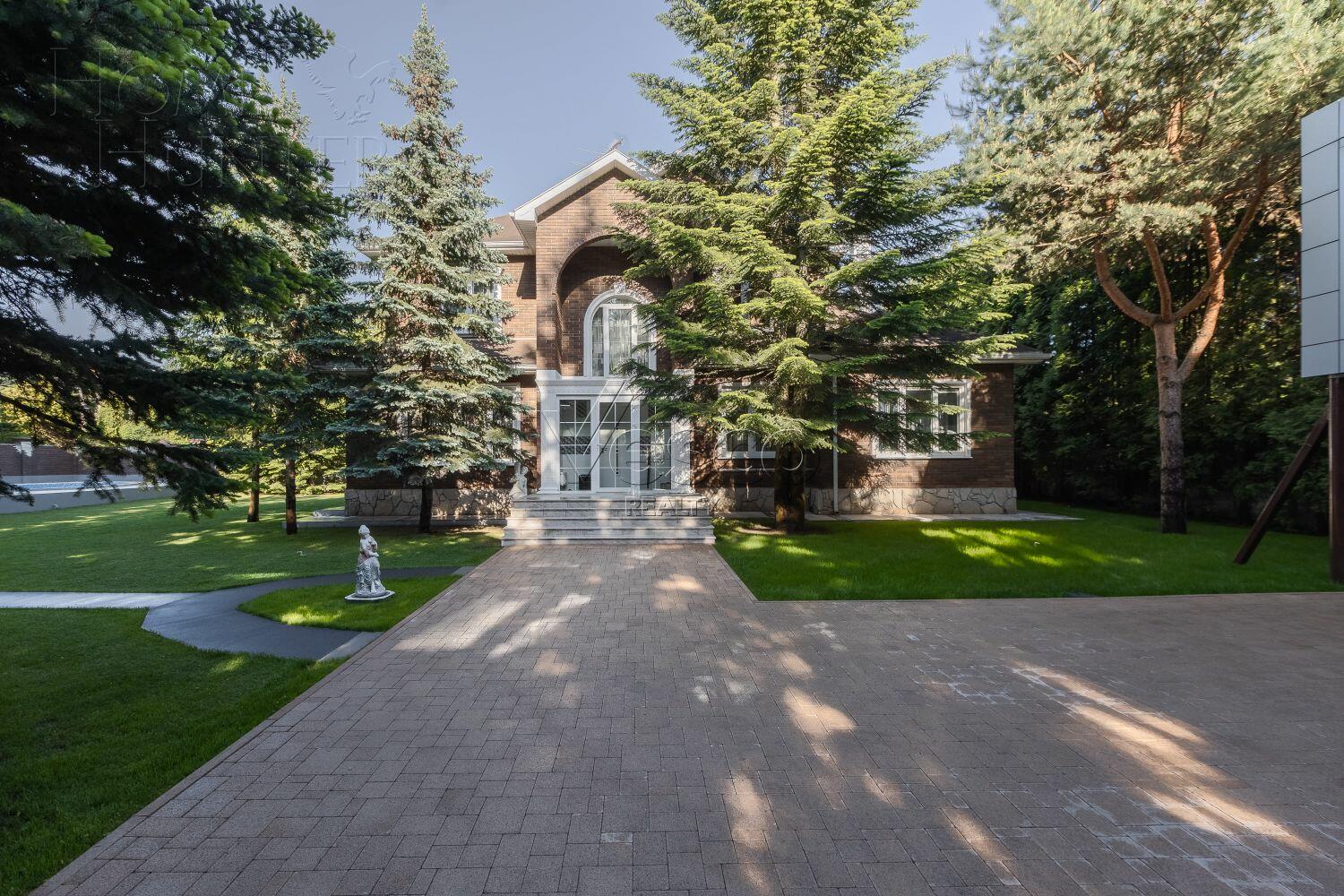 2-этажный коттедж 580 м² с отделкой