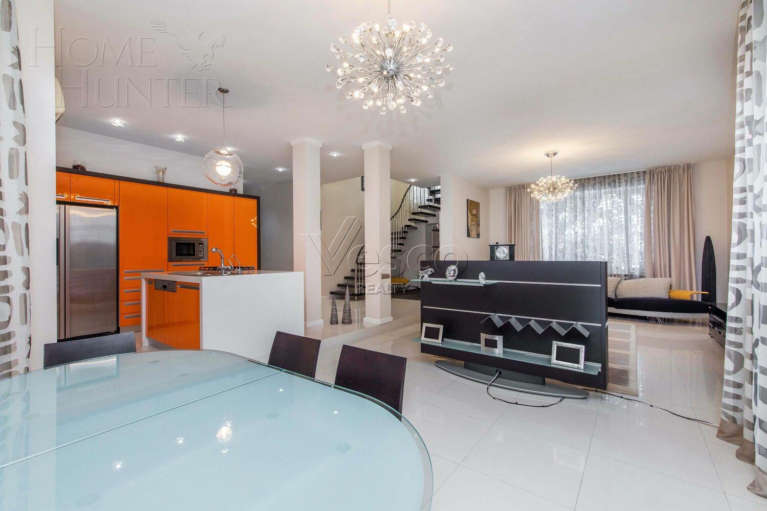 2-этажный коттедж 580 м² с отделкой