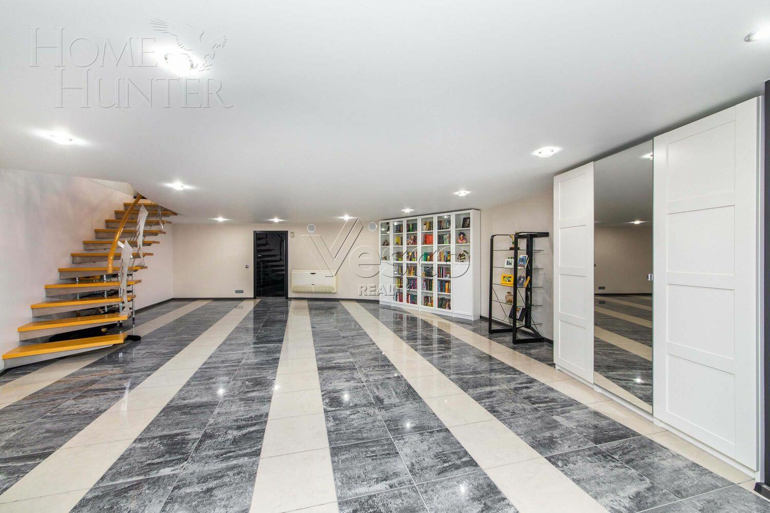 2-этажный коттедж 580 м² с отделкой