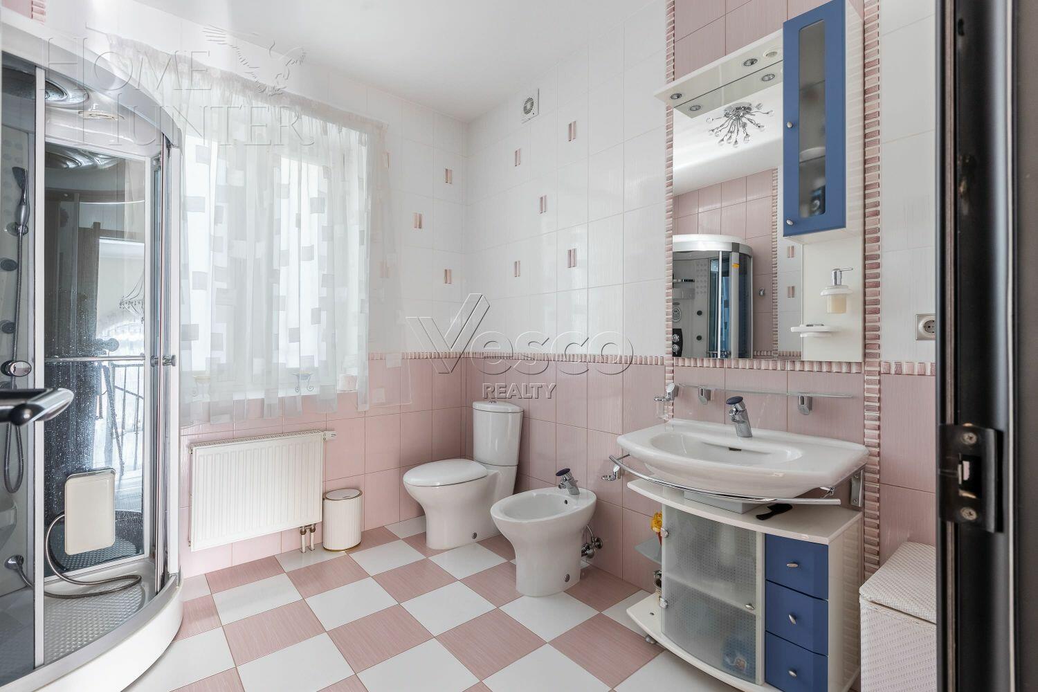 2-этажный коттедж 580 м² с отделкой