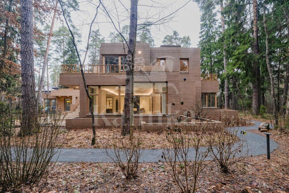 2-этажный коттедж 1 330 м² с отделкой