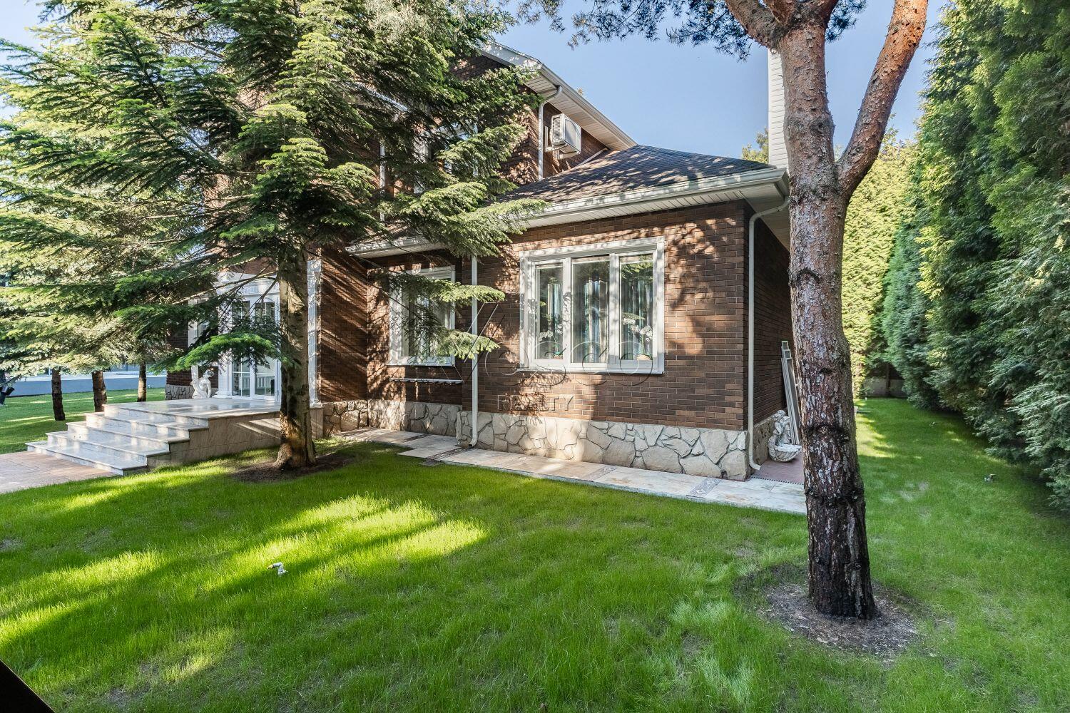 2-этажный коттедж 580 м² с отделкой