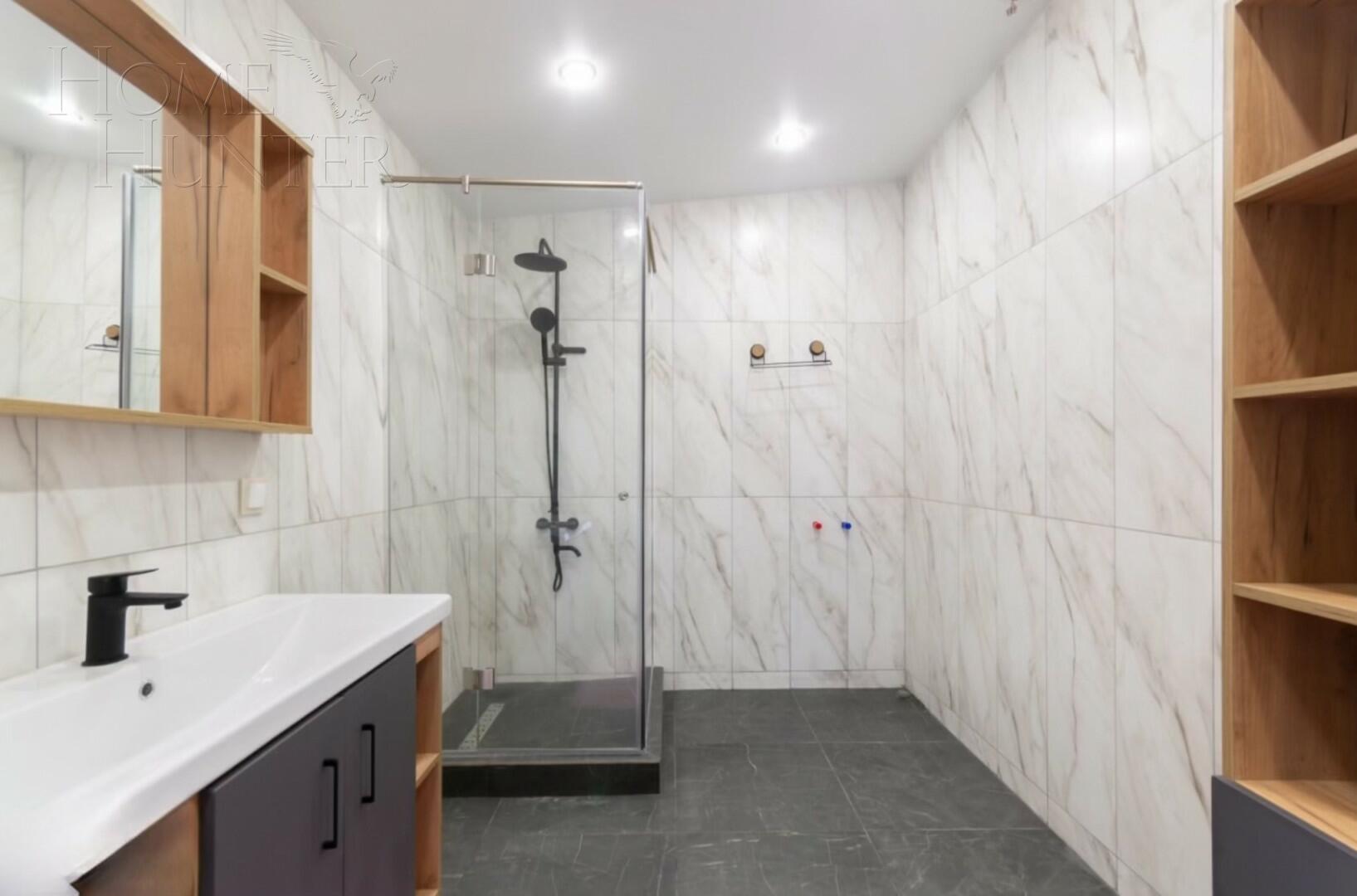 2-этажный коттедж 500 м² с отделкой