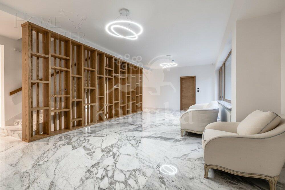 2-этажный коттедж 1 330 м² с отделкой