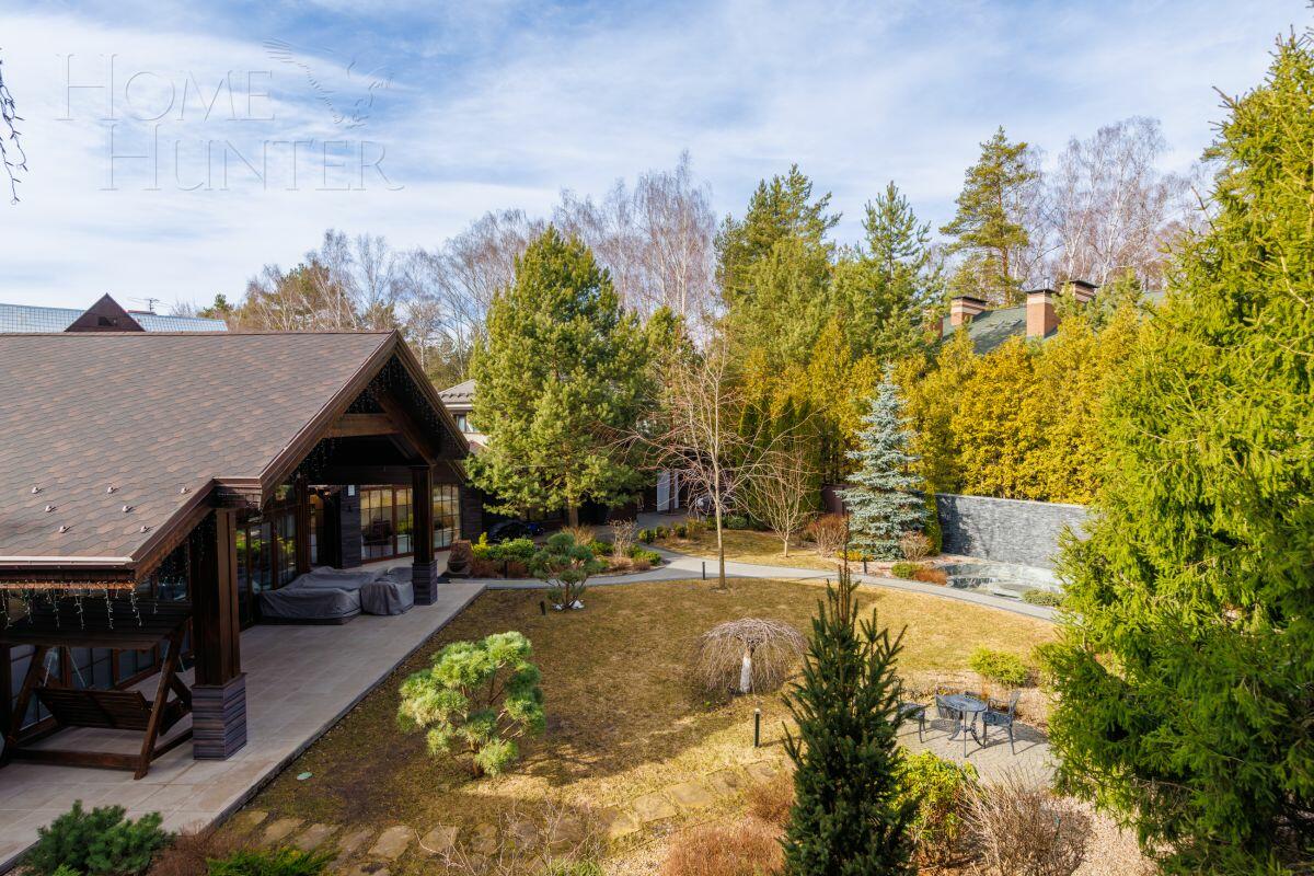 2-этажный коттедж 1 100 м² с отделкой