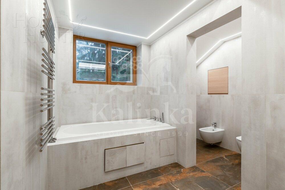 2-этажный коттедж 1 330 м² с отделкой