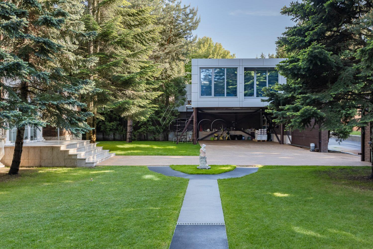 2-этажный коттедж 580 м² с отделкой