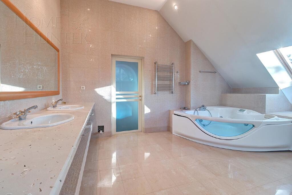 2-этажный коттедж 680 м² с отделкой