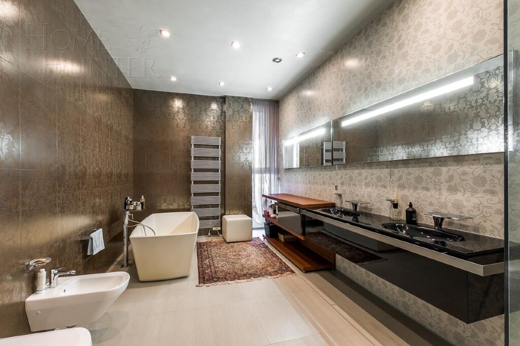 2-этажный коттедж 1 230 м² с отделкой