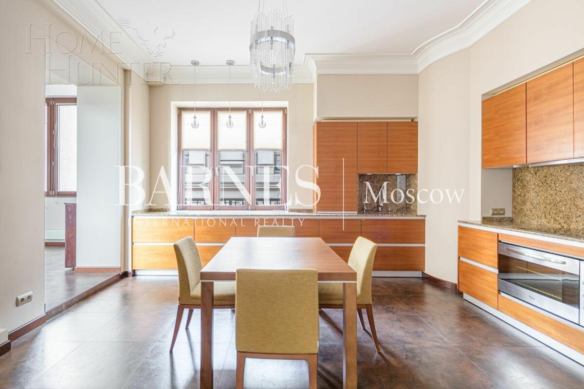 5-КОМН. КВАРТИРА С ОТДЕЛКОЙ 187.8 М² НА 4 ЭТАЖЕ