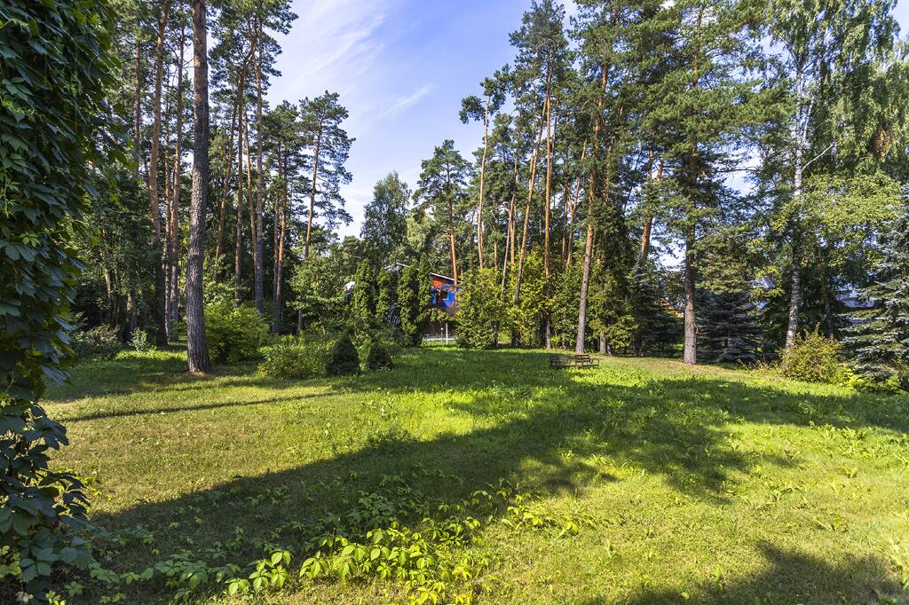 3-этажный коттедж 1 250 м² с отделкой