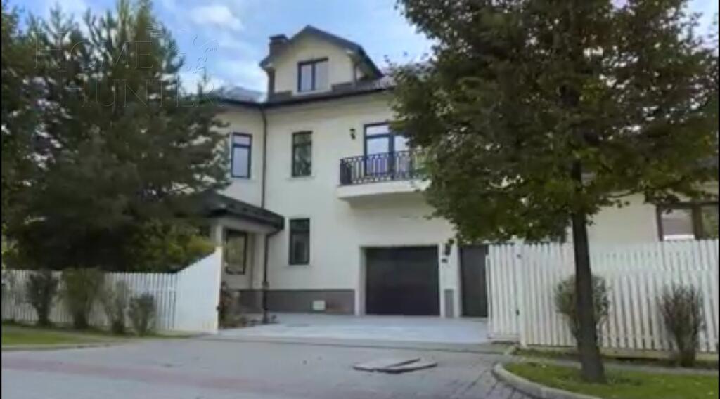 2-этажный коттедж 1 250 м² с отделкой