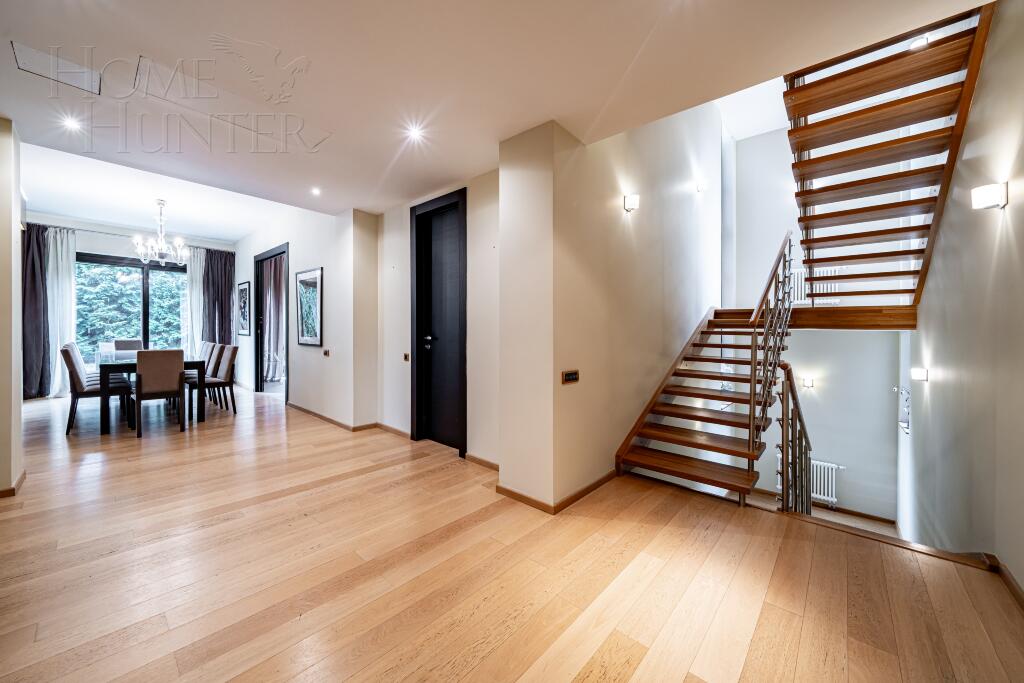 2-этажный коттедж 600 м² с отделкой