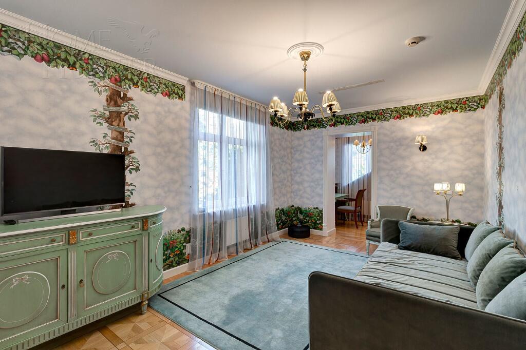 2-этажный коттедж 782.7 м² с отделкой