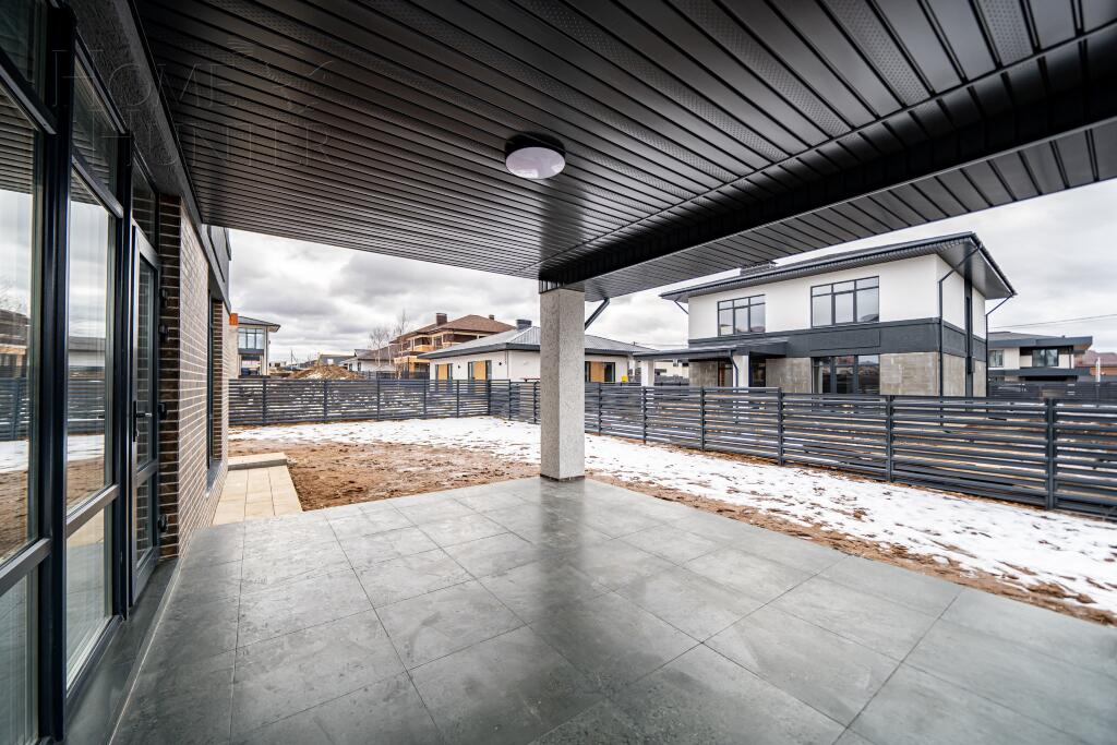 2-этажный коттедж 250 м² с отделкой