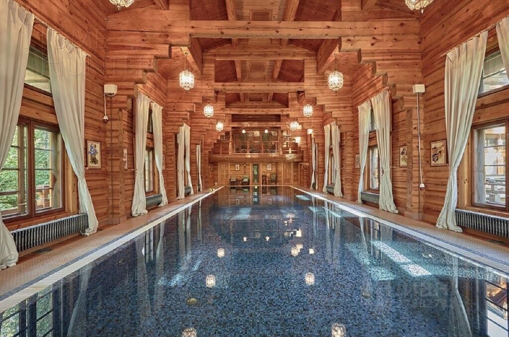 2-этажный коттедж 2 100 м² с отделкой