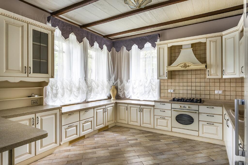3-этажный коттедж 400 м² с отделкой