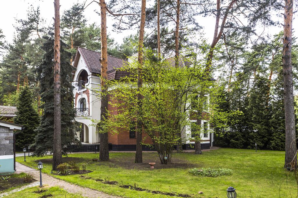 2-этажный коттедж 560 м² с отделкой