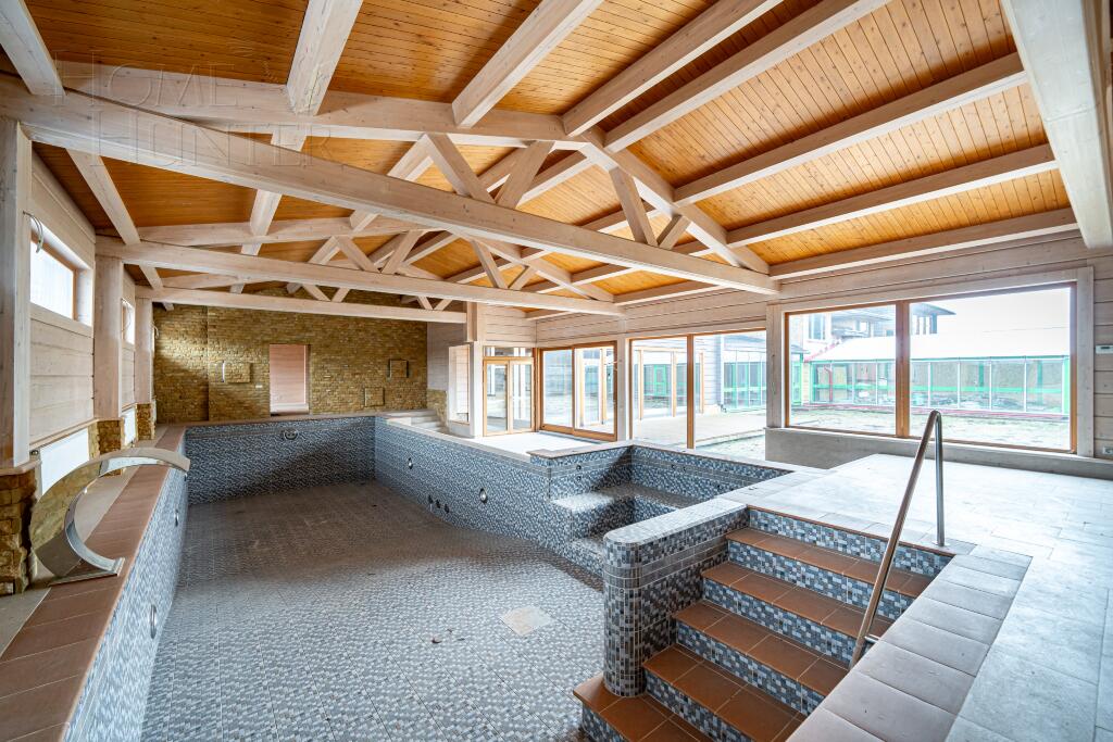 2-этажный коттедж 1 250 м² без отделки