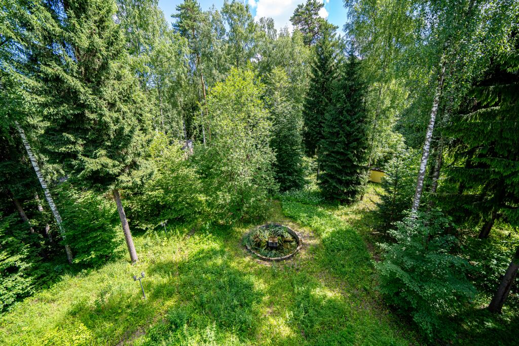 3-этажный коттедж 1 250 м² без отделки