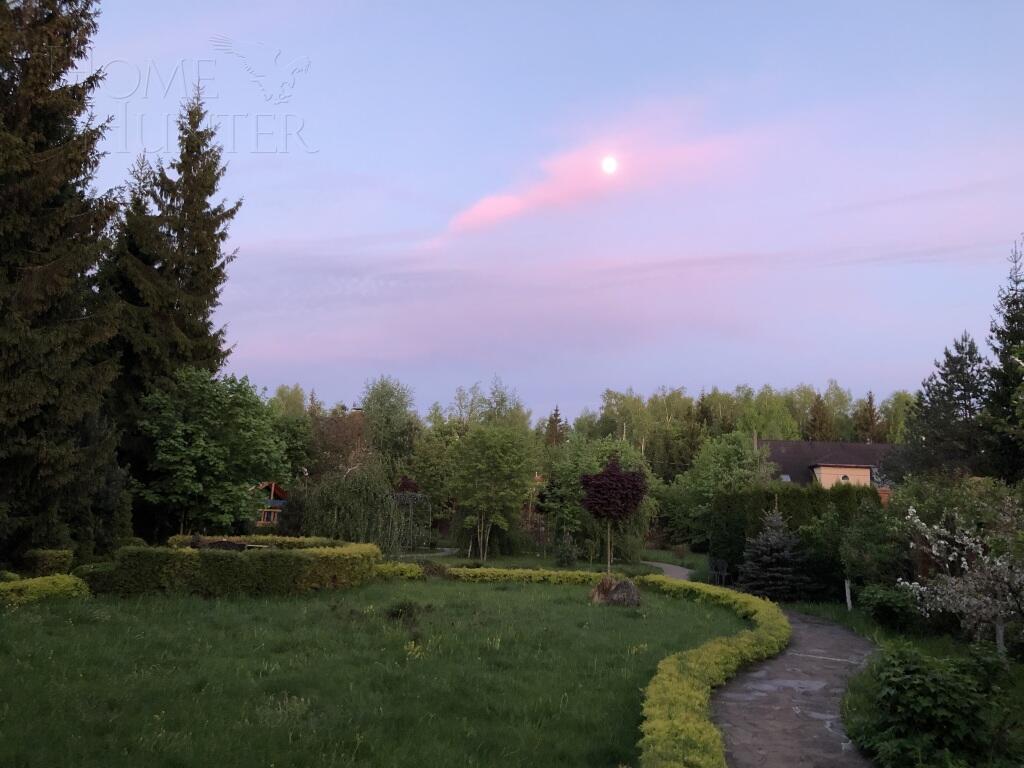 3-этажный коттедж 550 м² с отделкой