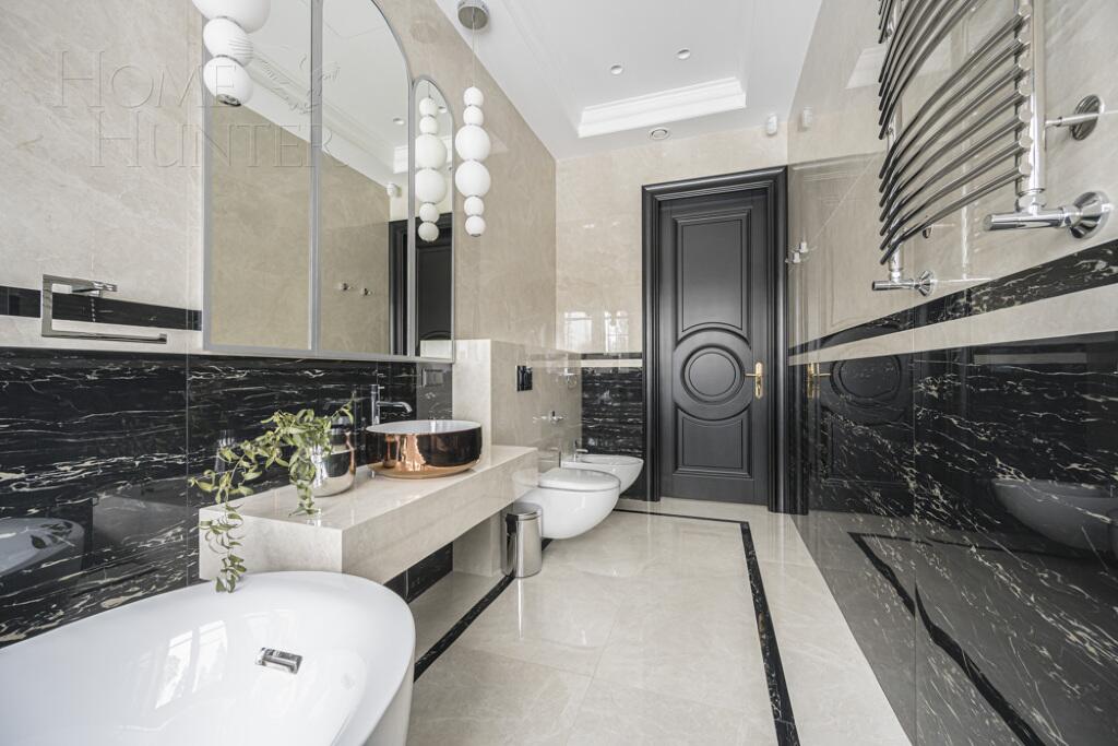 3-этажный коттедж 697 м² с отделкой