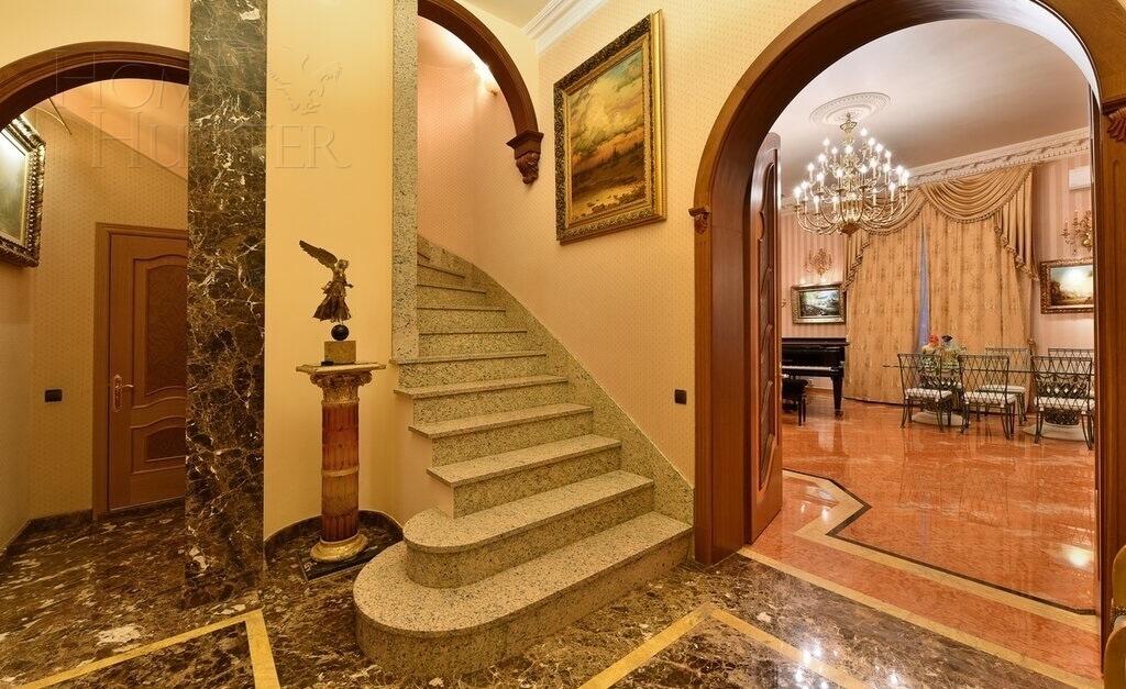 2-этажный коттедж 490 м² с отделкой