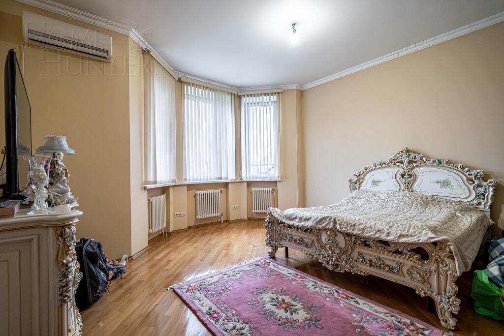 3-этажный коттедж 980 м² с отделкой