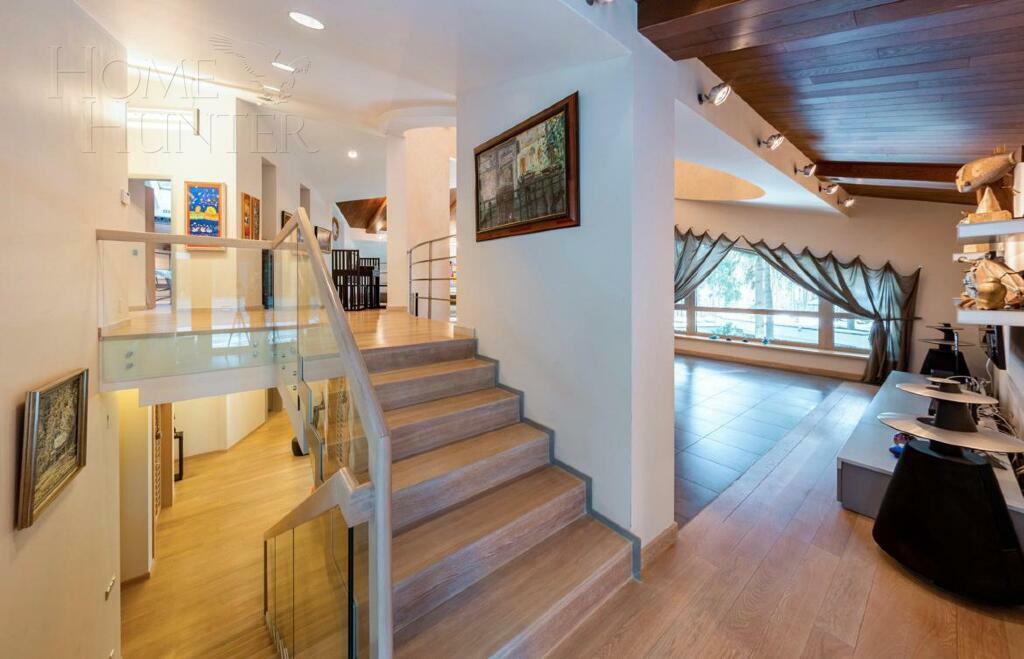 2-этажный коттедж 1 622 м² с отделкой