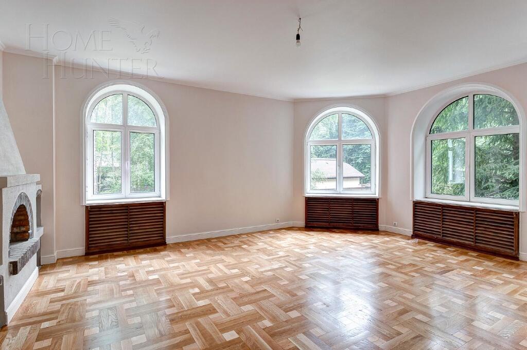 3-этажный коттедж 8 755 м² с отделкой