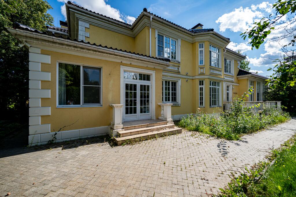 2-этажный коттедж 800 м² с отделкой