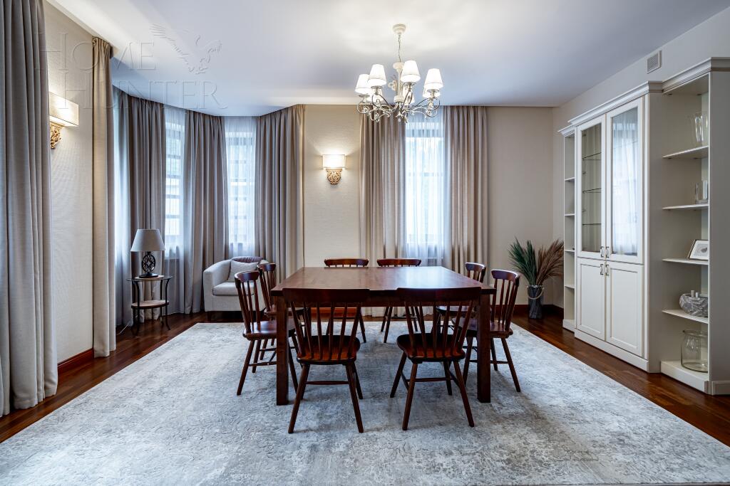 3-этажный коттедж 600 м² с отделкой