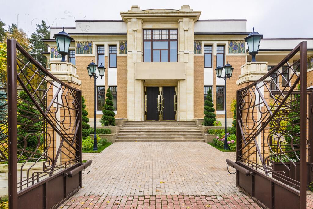 2-этажный коттедж 1 372 м² с отделкой