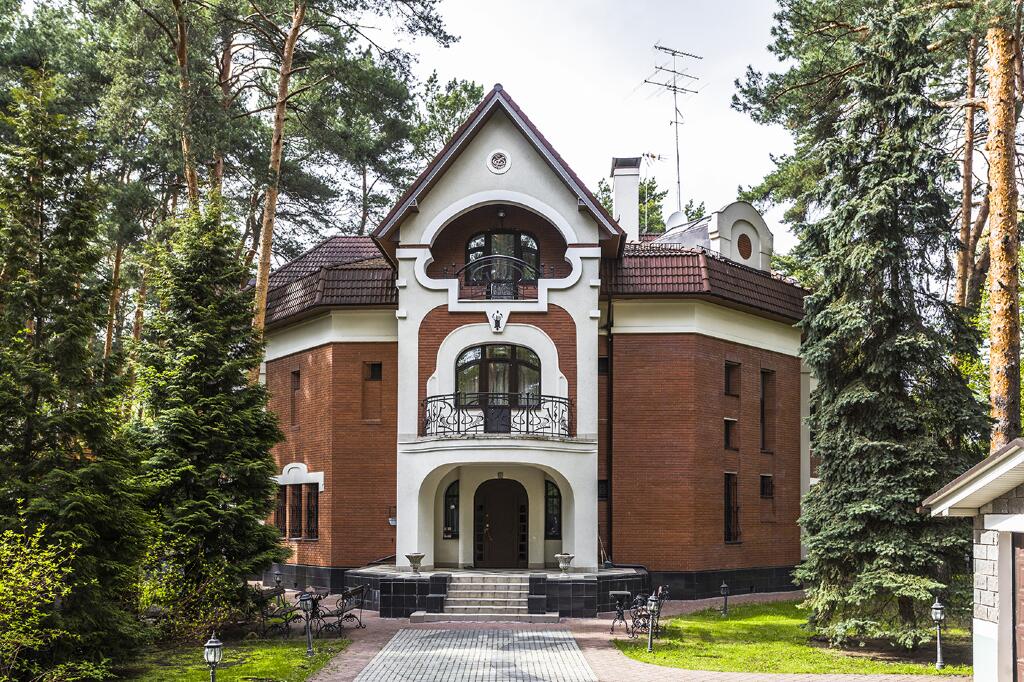 2-этажный коттедж 560 м² с отделкой