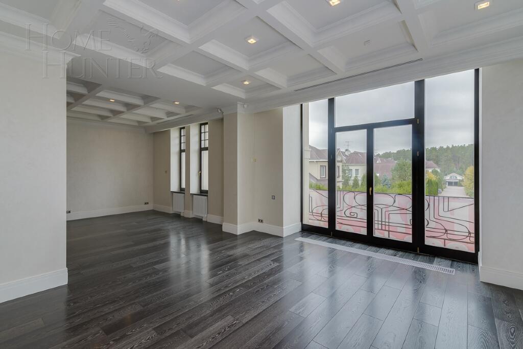 2-этажный коттедж 1 372 м² с отделкой