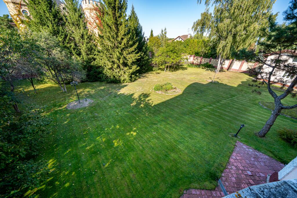 3-этажный коттедж 880 м² с отделкой