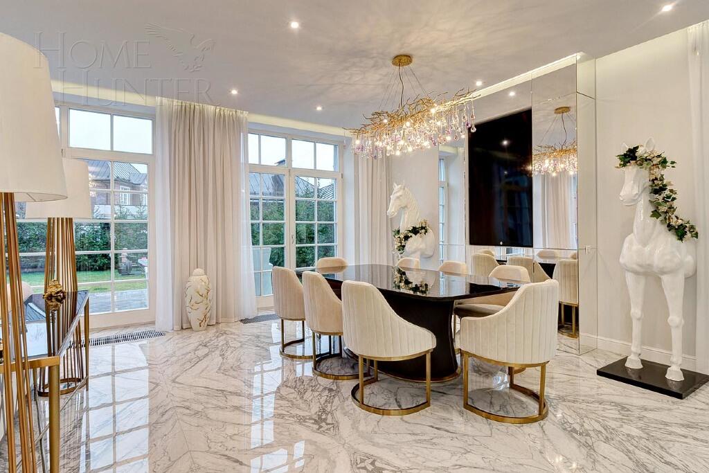 3-этажный коттедж 550 м² с отделкой