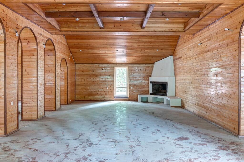 3-этажный коттедж 8 755 м² с отделкой