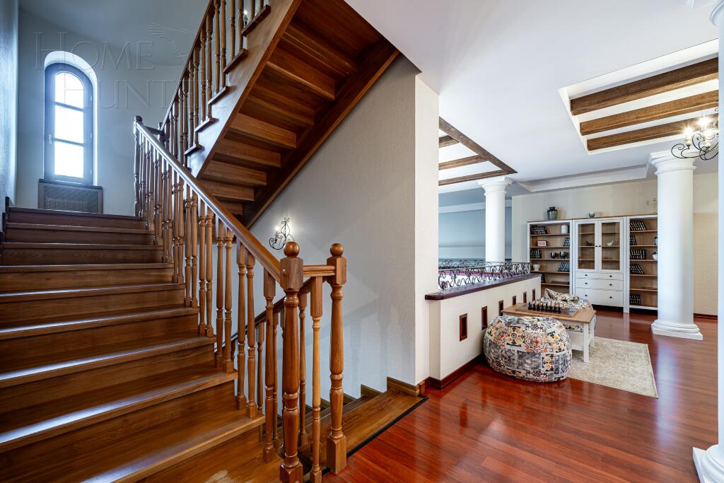 3-этажный коттедж 600 м² с отделкой