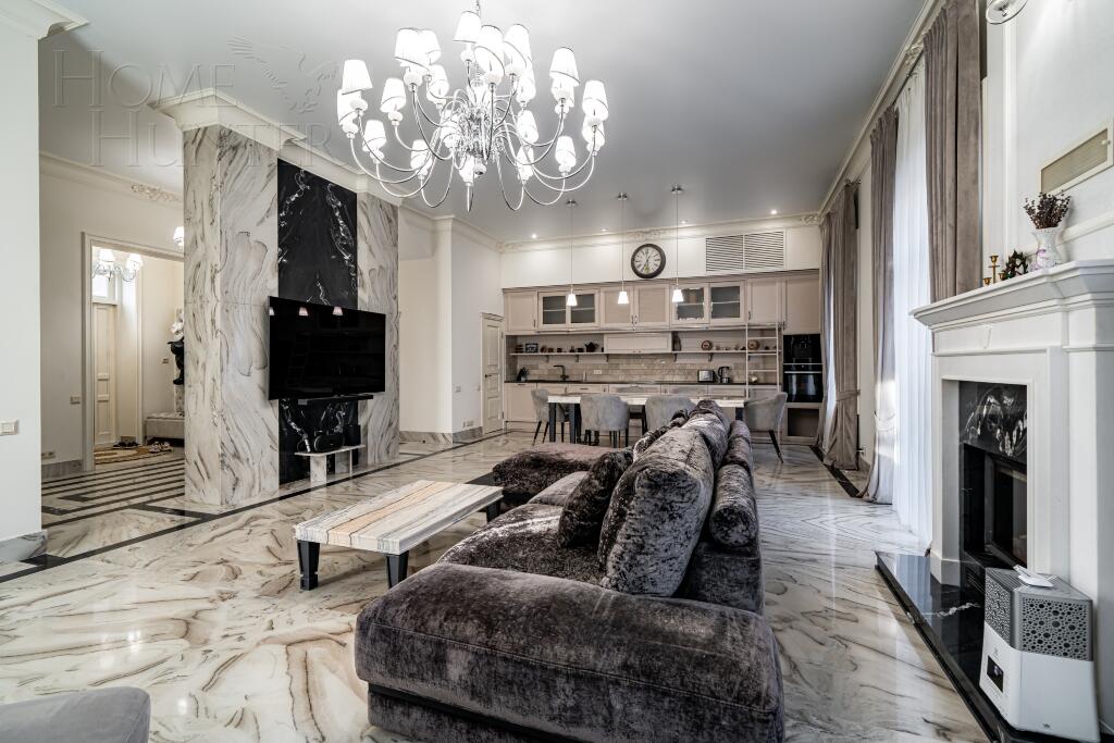3-этажный таунхаус 270 м² с отделкой