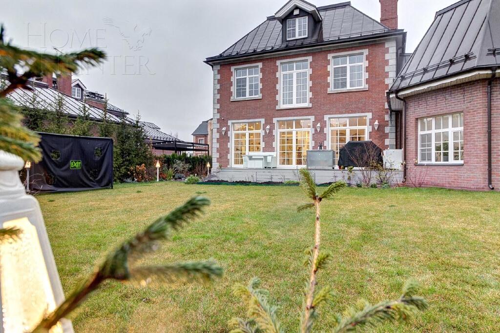 3-этажный коттедж 550 м² с отделкой