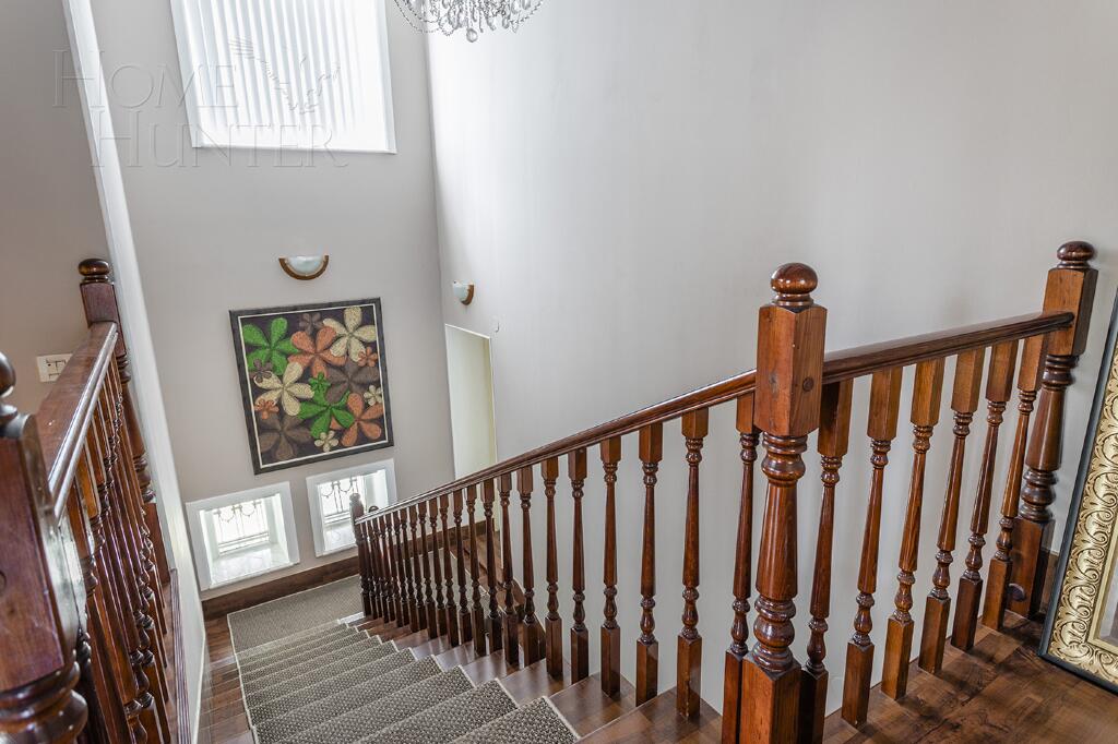 3-этажный коттедж 400 м² с отделкой